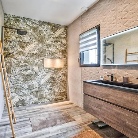 Howard — Jacuzzi, Tranquility & Parking 4* Ranville