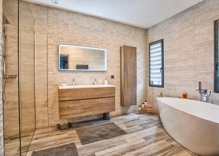 招待所 Howard — Jacuzzi, Tranquility & Parking 4*