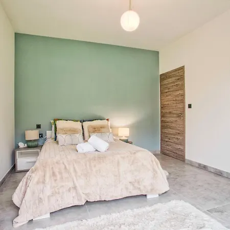 Howard — Jacuzzi, Tranquility & Parking Πανσιόν Ranville