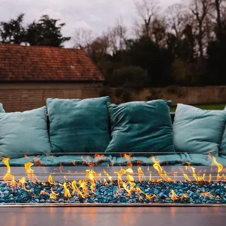 Howard — Jacuzzi, Tranquility & Parking