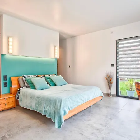Howard — Jacuzzi, Tranquility & Parking Pensjonat Ranville