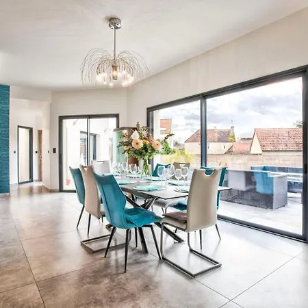 Howard — Jacuzzi, Tranquility & Parking بيت ضيافة