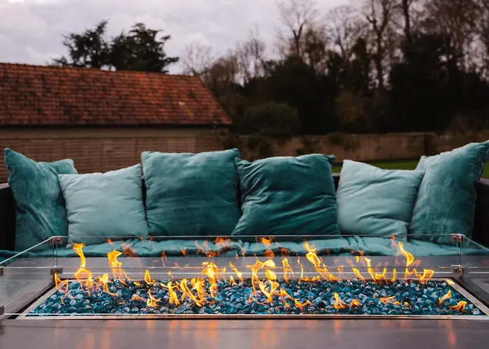 Howard — Jacuzzi, Tranquility & Parking